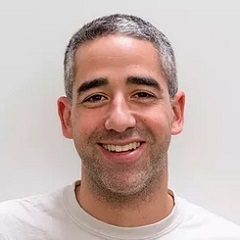 headshot for Aric Ohana