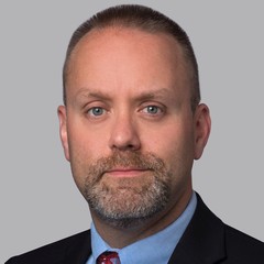 headshot for Erik Hart