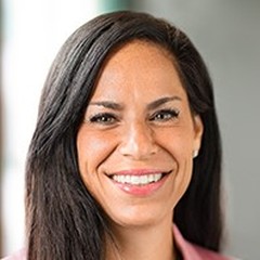 headshot for Rachel Johnson