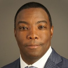 headshot for Shawn Mayo