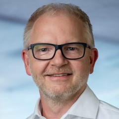 headshot for Frank Moerdel