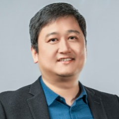headshot for Nick Cao