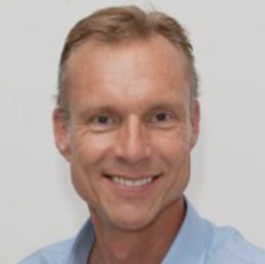 headshot for Niels van Duinen