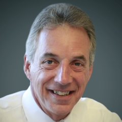 headshot for Paul Oswald